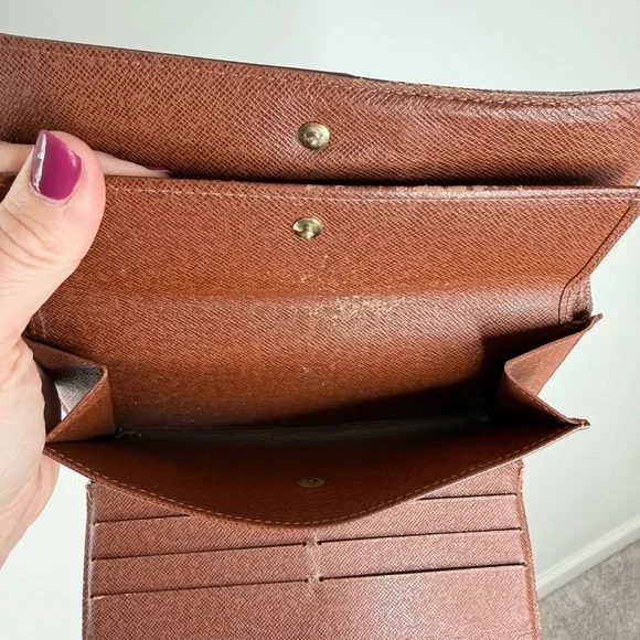 Louis Vuitton International Long Monogram Wallet - Picture 15 of 16